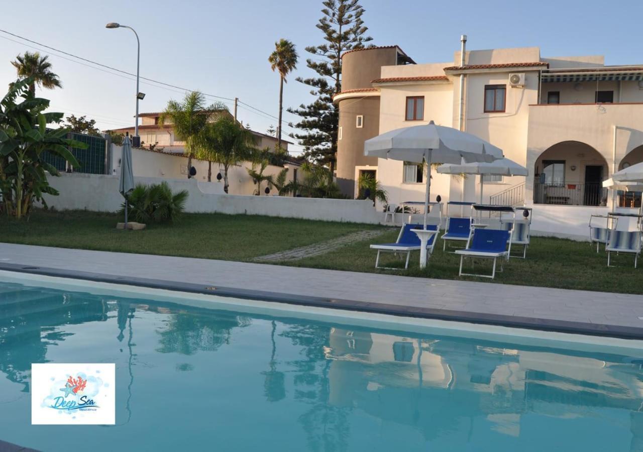 Deep Sea Residence Агридженто Номер фото