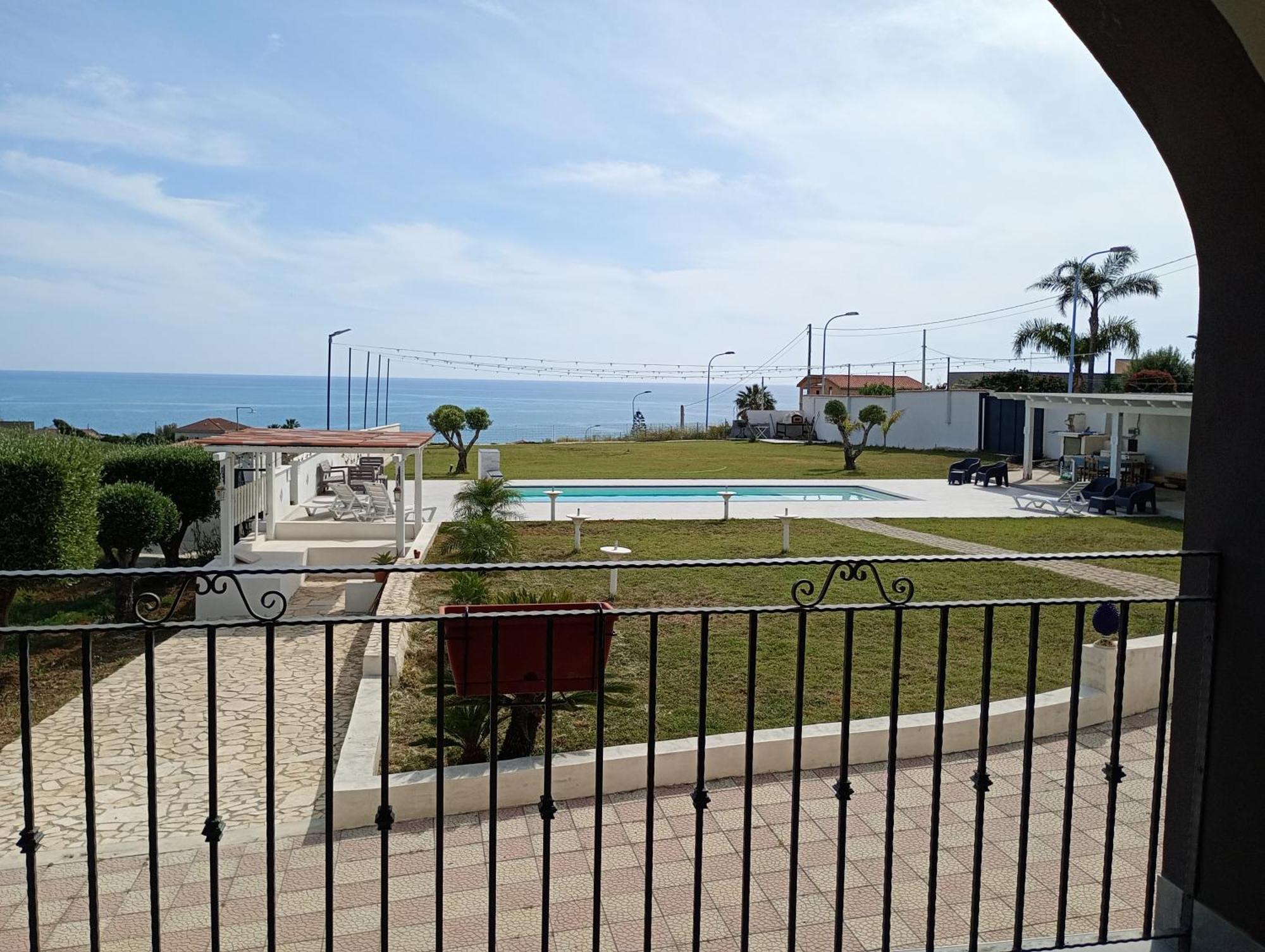 Deep Sea Residence Агридженто Экстерьер фото